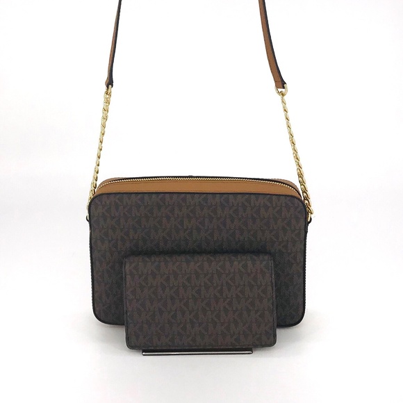 Michael Kors Jet Set Crossbody Wallet Set - Picture 4 of 8